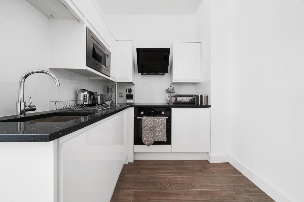 City Prime Apartments Londýn Exteriér fotografie A typical kitchen in a student apartment